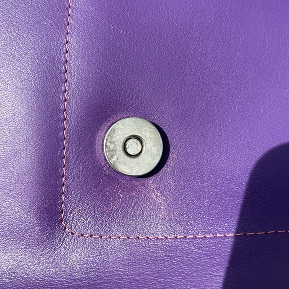 MyWalit | Pink on the Run Genuine Italian Leather Crossbody - Picture 11 of 14